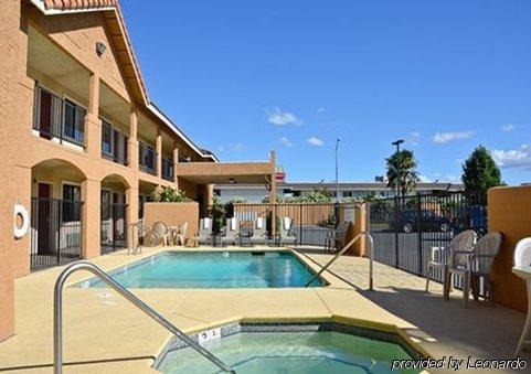 The Townhouse Motel 2*
