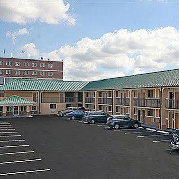 The Townhouse 2*